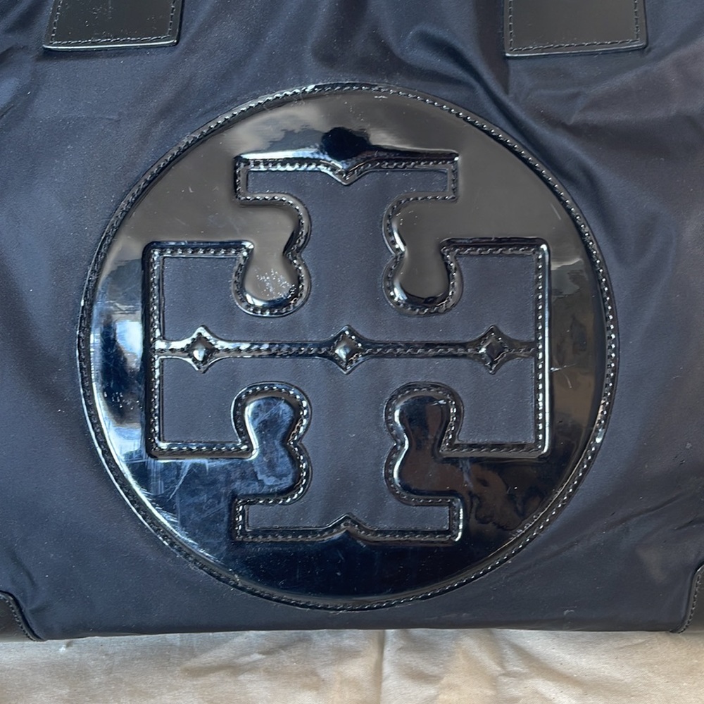 Tory Burch Ella Patent Tote with dust bag - Picture 2 of 2
